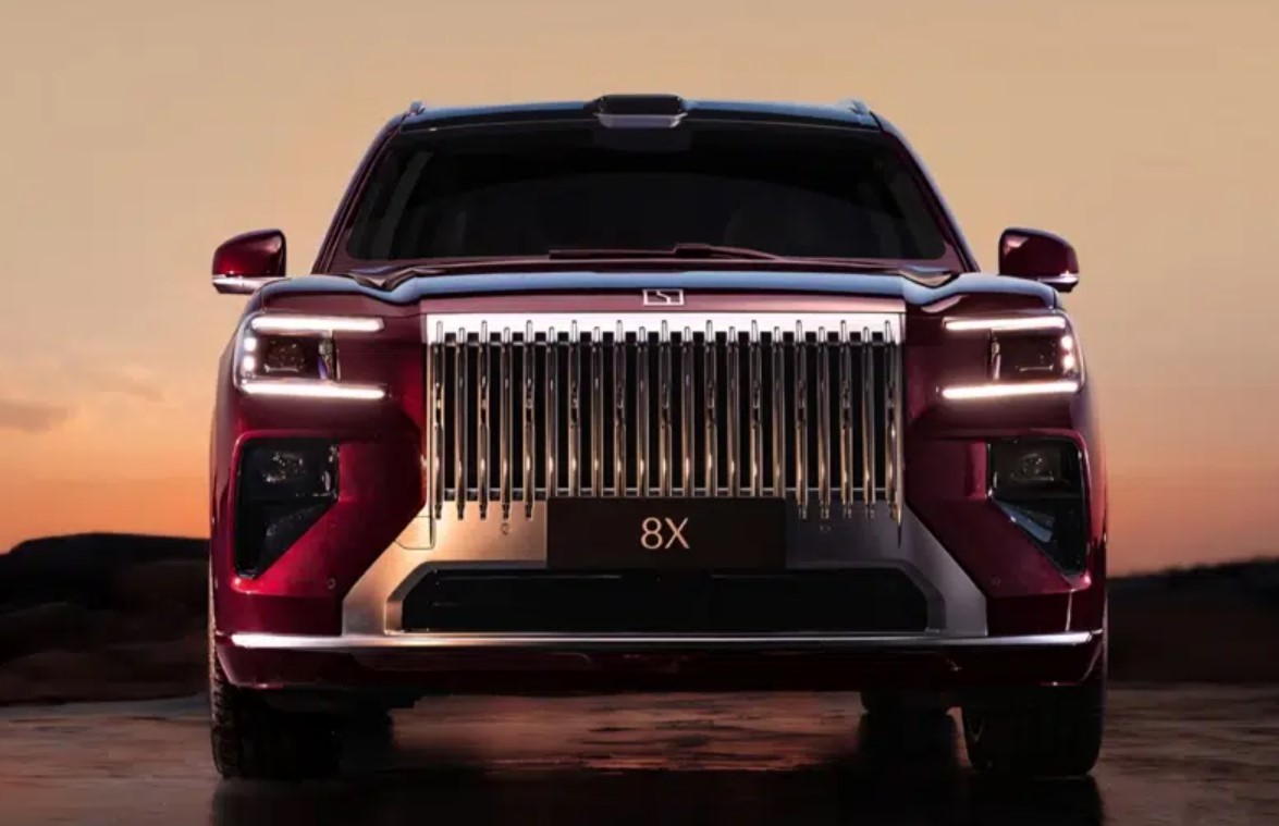 Zeekr 8X 2026: A Dubai Buyer’s Guide to the 900V Super Hybrid SUV — EvExperts Dubai