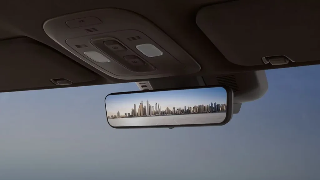 9.2-inch Streaming Rearview Mirror