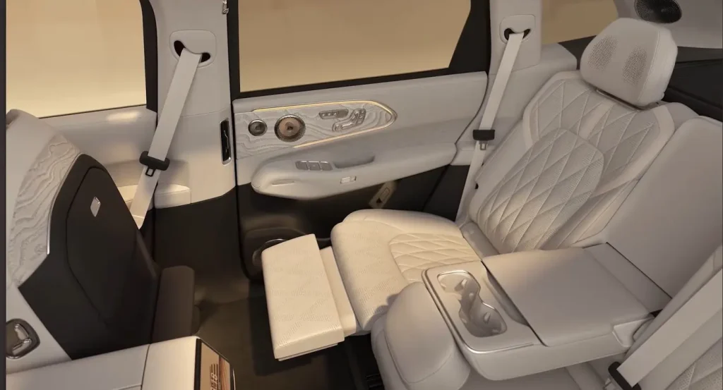 999 mm of Legroom