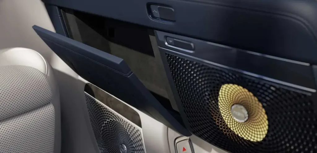 32 Speakers, Certified Quiet Cabin